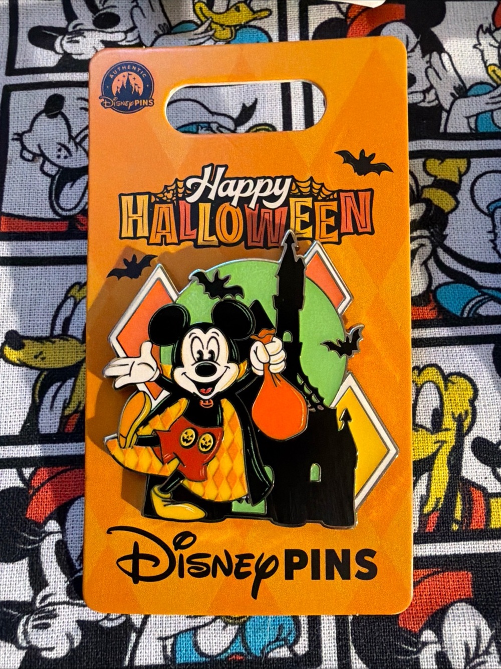 Disney Happy Halloween Mickey Mouse Glow In The Dark 2026 Holiday Pin